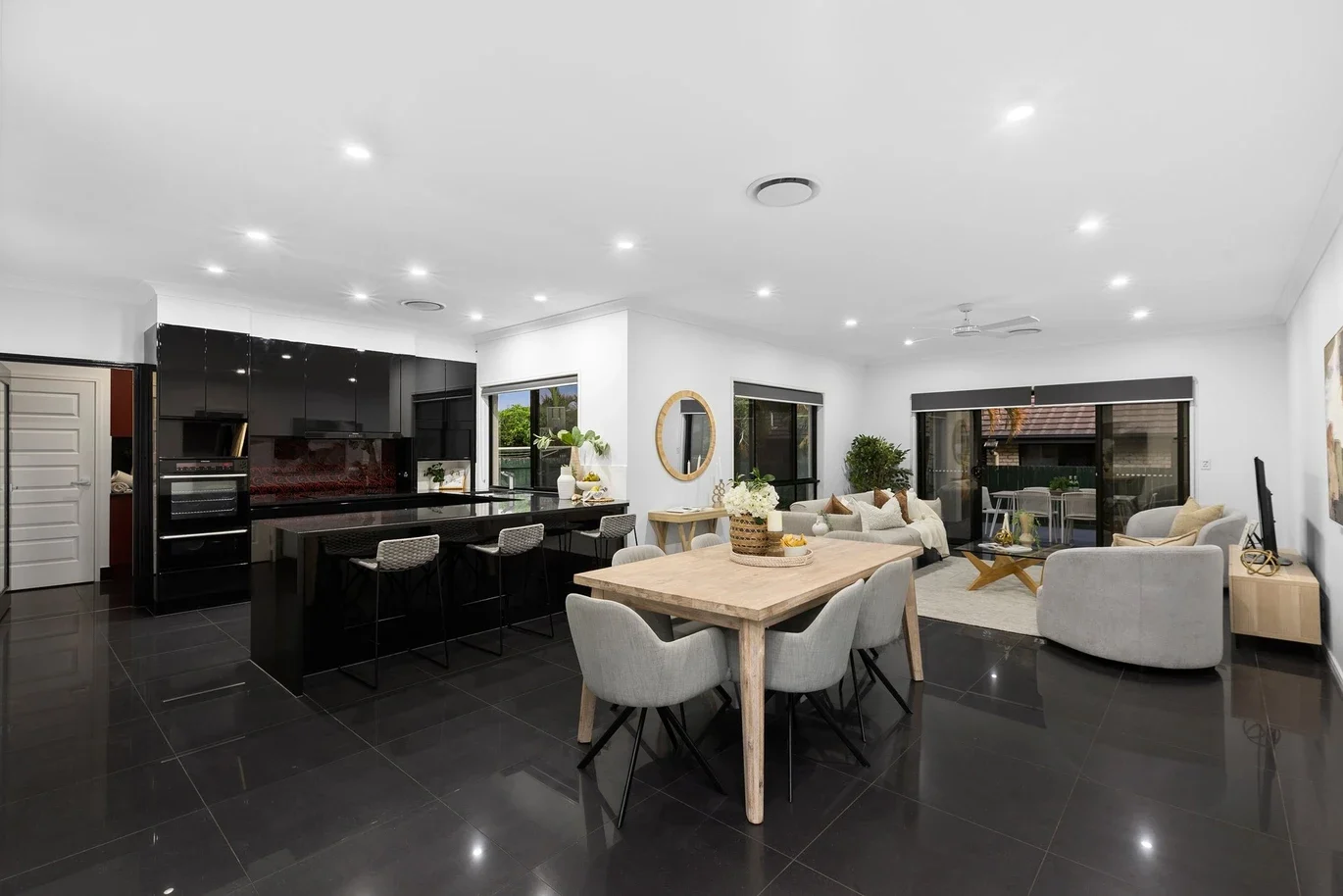 29 Rolland Parade, Warner 4
